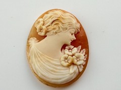 Vintage Loose Hand Carved Shell Cameo Woman Floral Hair 1 1/8 Inch x 7/8 In 3g