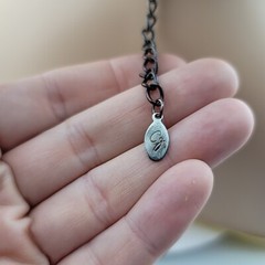 Cg Signed Gun Metal Gray Chain Acrylic And Glass Beaded 19″ Necklace