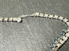VINTAGE 16.5″ BLUE & CLEAR RHINESTONE NECKLACE + SCREW BACK EARRINGS N747