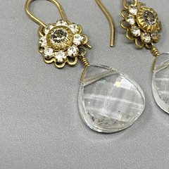 Clear Glass Bead Dangle Earring Faceted Teardrop Flower Rhinestone Gold Tone 1.5