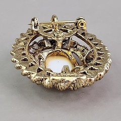 Vintage Cameo Brooch Pendant Lady Portrait Oval Gold Tone Textured Domed 1.5″