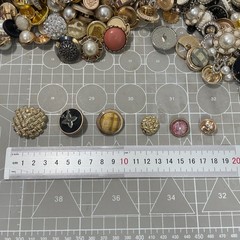 Vintage-now Costume Jewelry makeing Lots button Read Description 50pcs