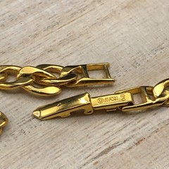 Avon Curb Chain Necklace 19″ Classic 1/4″ Wide Gold Tone Unisex Statement Collar