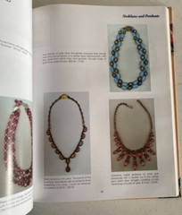 Pictorial Guide to Costume Jewelry Ariel Bloom HC