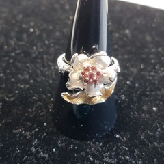 Vintage Camelia Garnet Flower Ring, Sterling Silver 925, .75″W, 5.15g, Size 7.75