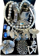 Vintage Estate Costume Jewelry Lot ! MONET, AVON and more!