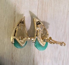 Vtg Marvella Green Jade Goldtone Clip On Earrings #110