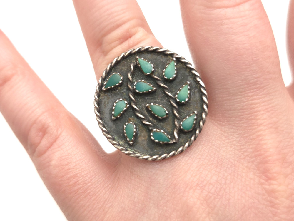 Vintage Zuni Old Pawn Sterling Turquoise Needlepoint Leaf Motif size 6 Ring