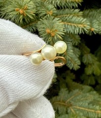 Vtg.10K Solid Yellow Gold ring High Luster 5.2mm to 6.1mm Pearls Ring ,Sz:9.5