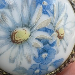 Vintage Porcelain Pastel Blue & White Daisy Flower Round Metal Brooch Pin