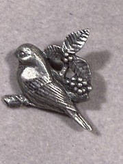 Vintage Birds and Blooms 2002 Pewter Silver Tone Bird Flowers Pin Brooch 2860