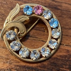 Rhinestone Wreath Brooch/Pin Pendant With