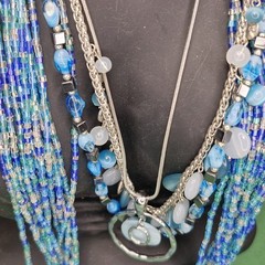 Lot 4 Necklaces Silver Tone Blues Beachy Glass Shells Beautiful Stackable 17-21″