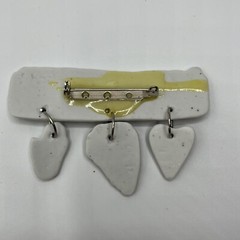 Vntg Retro Ceramic Love Pin Alma Lynne Dangling Charms 1977