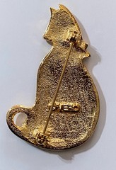 Vintage Vero Goldtone Cat Brooch