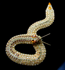 KENNETH J LANE KJL OPAQUE TOPAZ CRYSTAL Serpent Snake BROOCH BOOK PIECE 5″ Rare