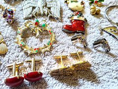 Vintage Costume jewelry lot. Many designers.