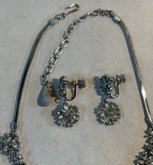 VTG Silver Tone Clear Rhinestone Choker Necklace & Screw Back Earrings Set 16.5”