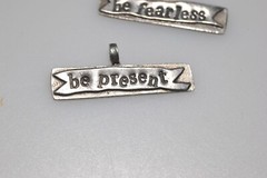 FEARLESS present AMY PETERS LOT Studio Pendant INSPIRATIONAL signed ZH7