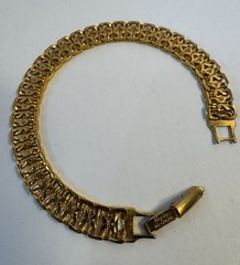 Napier Bracelet Herringbone Chain Gold Tone Fold Over Snap Clasp 7″