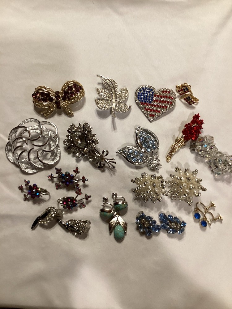 Lot Mixed Vintage Jewelry Pins Clip Earrings + Very Good Condition