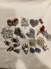 Lot Mixed Vintage Jewelry Pins Clip Earrings + Very Good Condition