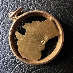 Antique early 1900’s hallmarked map of Australia 9ct 9 karat gold pendant charm