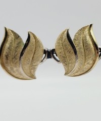 Crown Trifari Clip Earrings Brushed Gold Swirl Flame Vintage 1 in