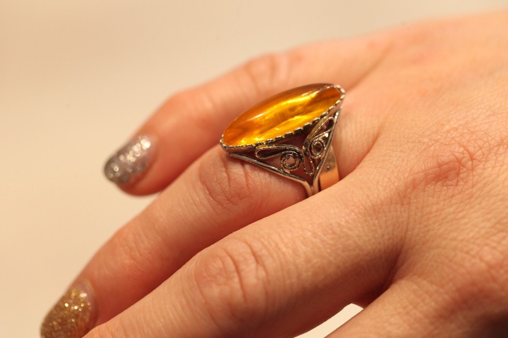 Vintage 1960s Antique Russian USSR BALTIC AMBER Ring D1595