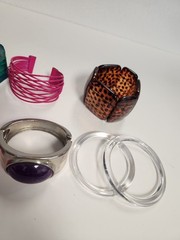 Bracelets Lot Of 9 Vintage Mixed Materials Bright Acrylic Metal
