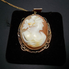 Antique VICTORIAN CAMEO Brooch Pendant Shell 14k Gold BEAUTIFUL!