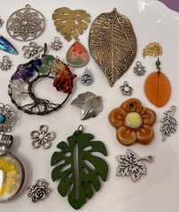 Lot Vtg & Modern Flower Leaf Pendants Findings Jewelry Craft Art Repurpose 1