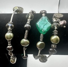 Boho Memory Wire Wrap Bracelet Green Art Glass Beaded Silver Tone Artisan Style