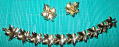 OMG!! (RARE) MAPLE LEAF shaped RHINESTONE set signed Crown Trifari