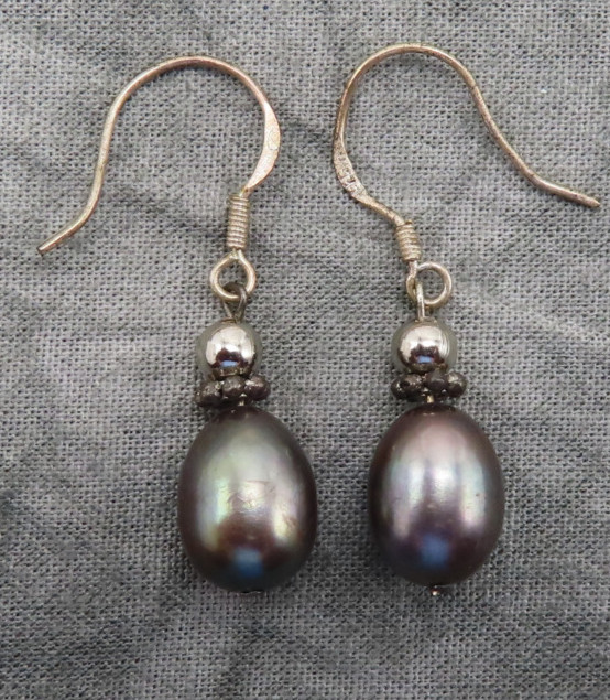 Vintage Sterling Silver Earrings Real Gray Pearl 1.25 inch Dangles 836b
