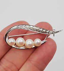 VTG Sterling Silver Brooch 1.75in Leaf Pod 4 Cultured Ivory Pearls MCM 5g Estate