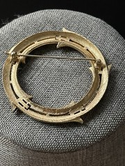 Vintage Brooch Pin Wreath Gold Tone Cocktail Career Office Business Retro