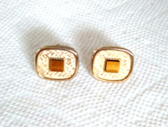 Vintage SWANK Gold Tone Rectangle .75″ Brown Stone Inset Men’s Cufflinks