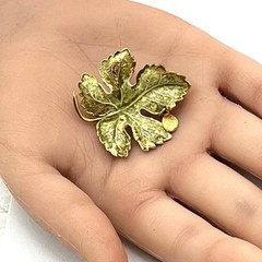 Vintage Maple Leaf Brooch Textured Green Enamel Religious Charm 1.75″