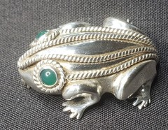 Mexico Sterling Silver Green-Eyed Frog Pin Brooch 18gm