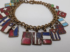 Vintage Enamel World Flag Charm Bracelet Brass Tone Travel Souvenir 18 Flags 7″
