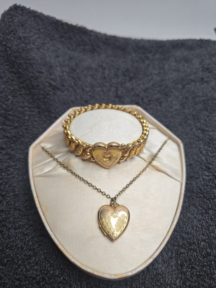 1930s American Queen Pitman And Keller Locket And Bracelet Set Gold Filled