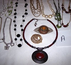Estate Find Costume Jewelry Variety Necklaces Bracelets Rings Pin 22 Piece Lot A