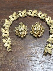 VINTAGE RED AB AURORA BOREALIS BRACELET & CLIP ON EARRINGS SET
