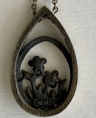 Vintage MEDICI Signed Flower Teardrop Pendant Chain 18in Necklace Lovely Ladies