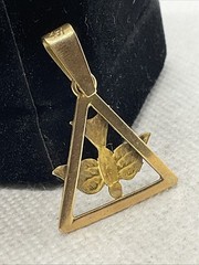 VINTAGE HANDMADE 19K Yellow Gold FLYING BIRD TRIANGLE Charm Pendant w/17K Lock