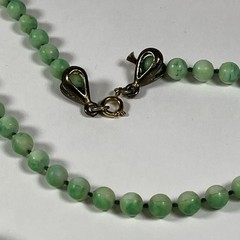 Vintage Green Hand knotted Beaded Necklace Graduated Size Plastic 26″ Faux Jade
