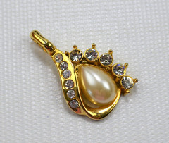 Vintage Gold Tone Large Faux Pearl Teardrop Pendant With Rhinestones 1.5″
