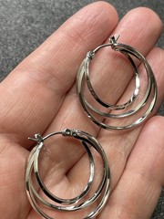 Vintage 1.1” Hinged Silver Tone Metal Hoop Earrings