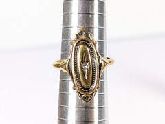 Avon Kensington Gold tone Rhinestone Ring Victorian Revival Size 8.5 Vtg 1976